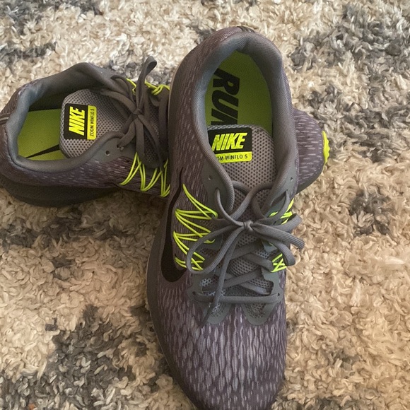 Nike 👟 shoes good condition - Picture 3 of 3